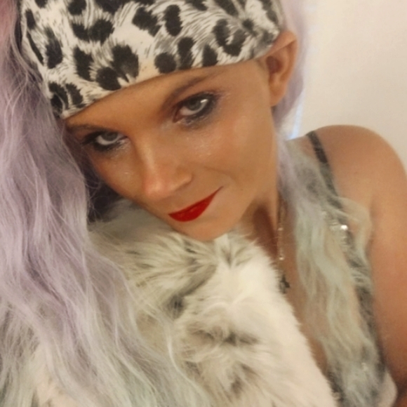 Meet your Posher, Kate grace - Picture 6 of 12